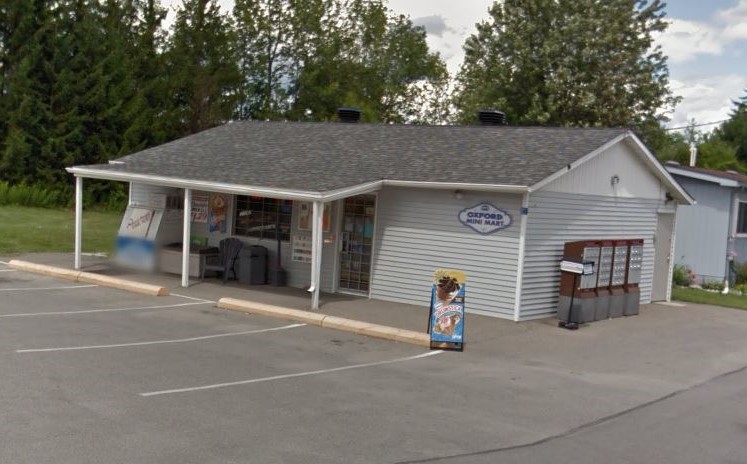Storefront of Oxford Mini Mart