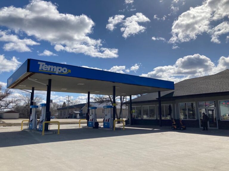 Storefront of Hi-Way Tempo