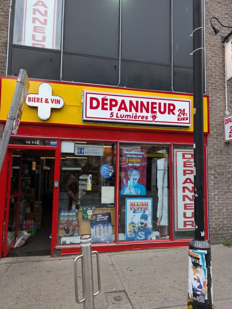 Storefront of Depanneur 5 Lumieres